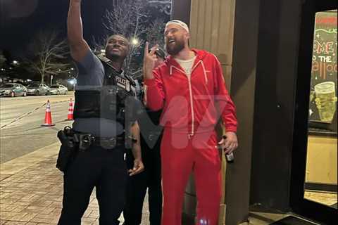 Patrick Mahomes, Travis Kelce attend pre-planned party after Kansas City parade shooting