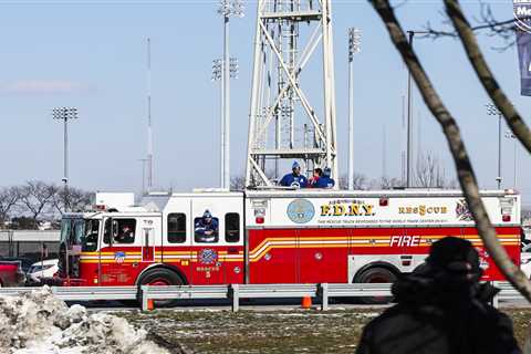 Rangers wear NYPD and FDNY jerseys, arrive in cop cars and firetrucks for NHL Stadium Series