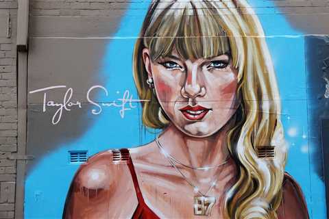 Taylor Swift Mural Pops Up in Sydney Ahead of Eras Tour Shows — But Not Everyone’s a Fan