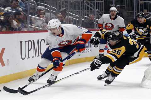 Critical, back-breaking mistakes continue to doom Islanders: ‘Little things biting us’