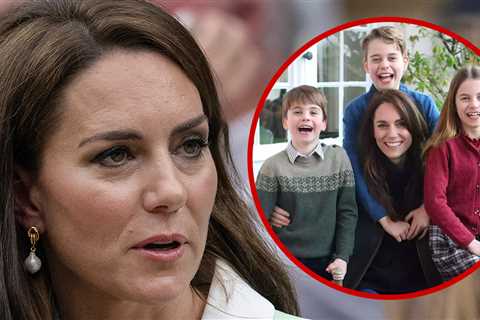 Kate Middleton's Mother's Day Photo Accused of Possibly Being Fake