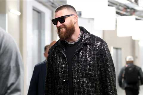 Travis Kelce and Barry Keoghan Meet Up at Justin Timberlake Show, Pose for Photo Together