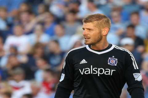 Houston Dash fire goalie coach Matt Lampson for ‘crossing boundaries’ with player