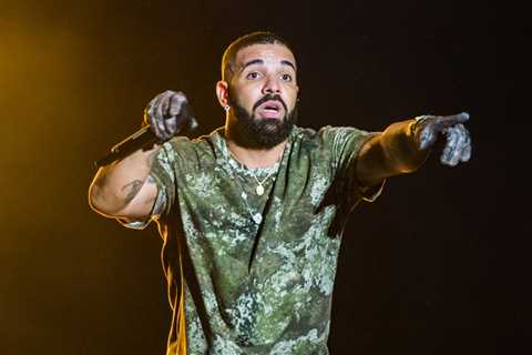 Drake Seemingly Addresses Kendrick Lamar Feud During Concert: ‘I Got My F–king Head Up High’