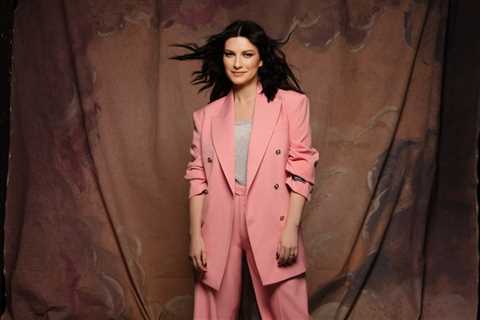 Laura Pausini Brings 30-Year Career Retrospective to Miami, Performs Impromptu Duet With Luis Fonsi