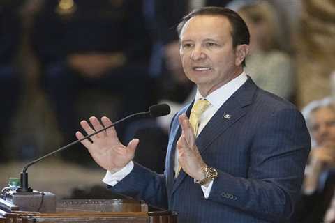 Gov. Jeff Landry wants athletes to lose scholarships for avoiding national anthem after LSU..