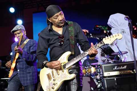 Ernie Isley Receives Lifetime Achievement Award From Guitar Center Music Foundation