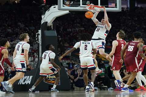 UConn storms past Alabama late, will face Purdue in March Madness final