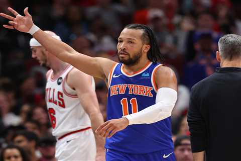 Knicks clinch top-6 playoff spot after Heat fall to Mavericks