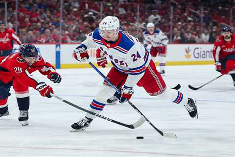 Rangers jump out to fast Game 4 start with help from horrendous Capitals blunder