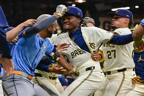 Brewers, Rays throw punches in massive bench-clearing brawl