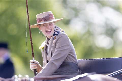 Lady Louise Windsor beams as she drives carriage at Royal Windsor Horse Show alongside mum Sophie..