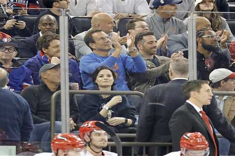 Sports stars, celebrities take in Rangers-Hurricanes Game 5 action