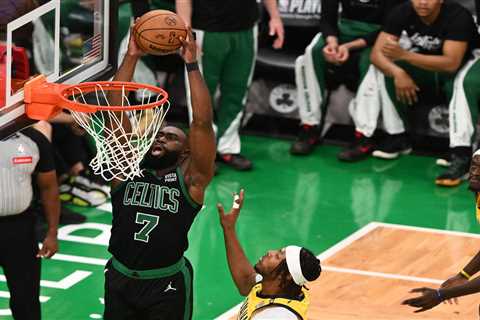 Jaylen Brown pours in 40 points to propel Celtics to Game 2 win over Pacers