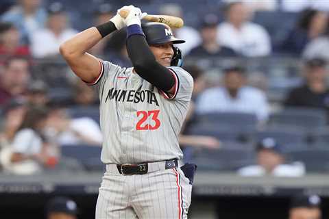 Twins’ Royce Lewis honors childhood idol Derek Jeter during Bronx trip