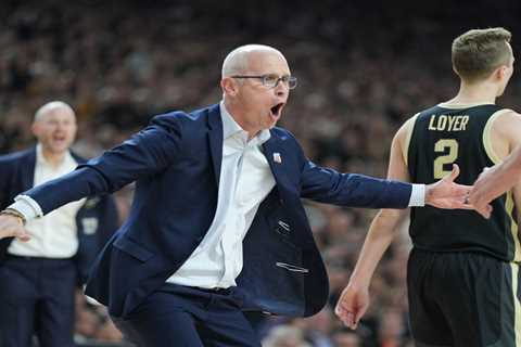 Dan Hurley’s return has UConn as 2025 March Madness favorites