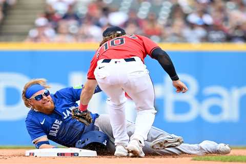 Justin Turner ruled safe after replay confirmed obscure MLB rule in bizarre play