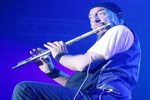 New Ian Anderson Vinyl Box Showcases Return to 'Thick as a Brick'