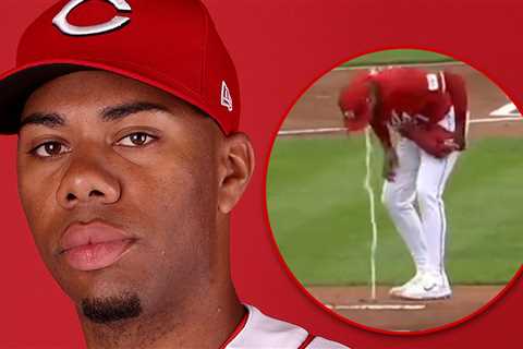 Reds' Hunter Greene Vomits All Over Mound During Game