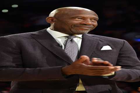 Alleged hot-mic moment captures Lakers great James Worthy shading Bronny James