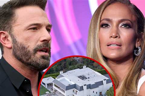 Ben Affleck Moves Belongings Out of Marital Home with Jennifer Lopez