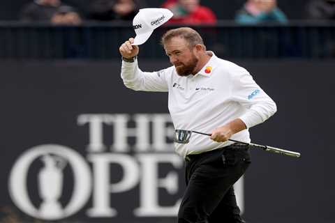 Shane Lowry didn’t let 11th hole disaster stop march atop British Open leaderboard