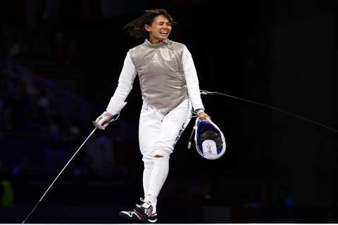 Lee Kiefer wins second straight Olympics fencing gold over Lauren Scruggs in all-American final