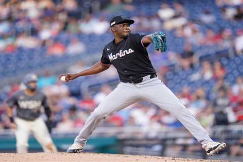 Mets’ bullpen overhaul continues with Marlins’ Huascar Brazoban in latest trade deadline move