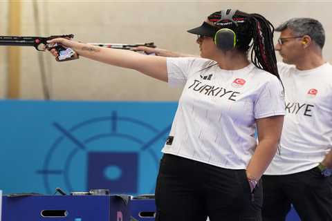 Gearless pistol shooter Yusuf Dikec going viral for Olympic casualness