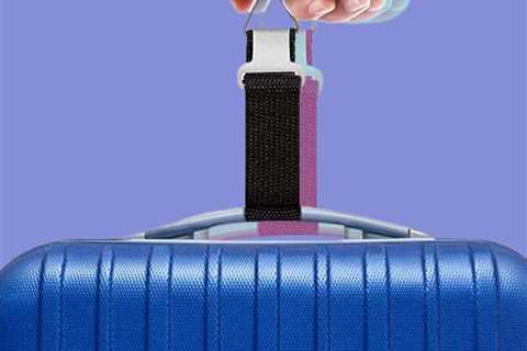 This $10 Handheld Luggage Scale Has 53,800+ 5-Star Reviews on Amazon