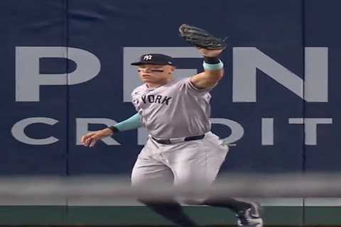 Aaron Judge robs homer, starts double play in jaw-dropping Yankees effort