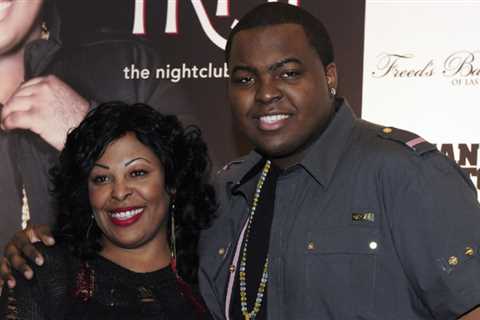 Sean Kingston & His Mom Run From Reporters After Fraud Hearing