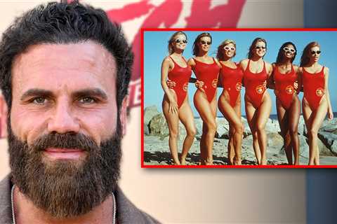 'Baywatch' Star Jeremy Jackson Admits Sniffing Female Costars' Swimsuits