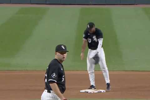 Miserable White Sox season hits new low with painful mishap, home run robbery