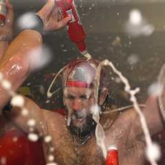 Phillies Celebrate NL East Title With Shirtless Dance Party