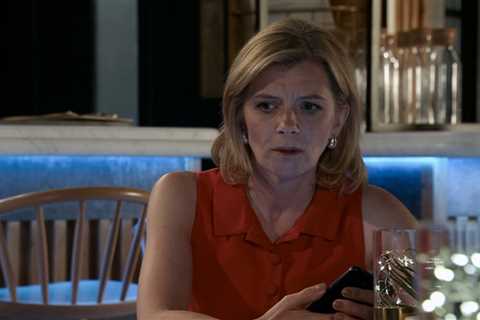 Coronation Street fans spot 'plot error' in Leanne Battersby's cult storyline