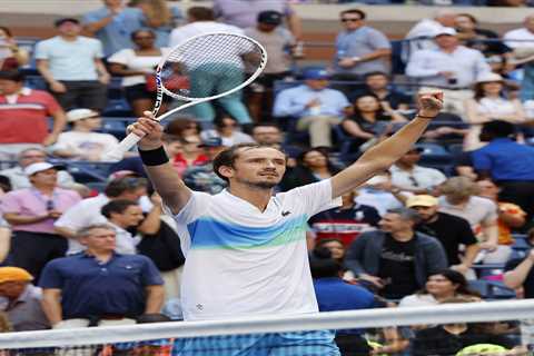 Daniil Medvedev breezes to US Open quarterfinals looking primed to do damage