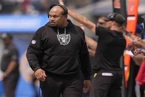 Antonio Pierce slammed for Raiders punting decision: ‘Dumbest thing you will see all season’