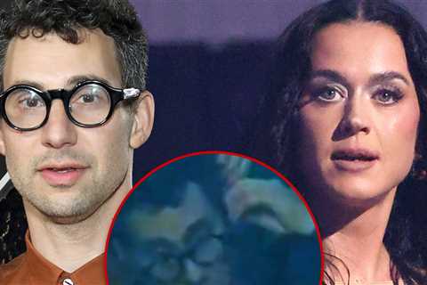 'Disrespectful' Jack Antonoff Slammed for Wearing Earplugs During Katy Perry's VMAs Performance