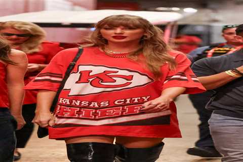 Taylor Swift arrives at boyfriend Travis Kelce’s Chiefs game after epic NYC weekend