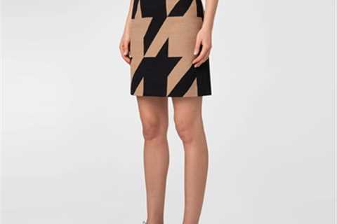 Splurge Monday’s Workwear Report: XL-Houndstooth Wool-Blend Jacquard Skirt