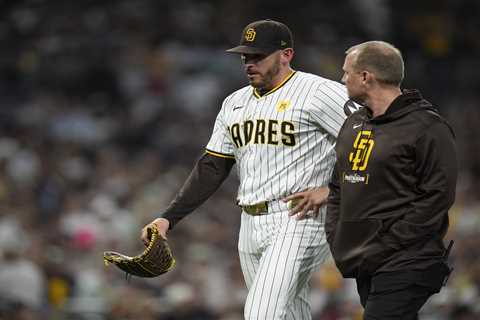 Joe Musgrove’s MLB playoffs status in jeopardy after exiting with  elbow tightness