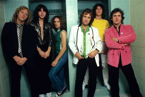 Here’s Why Foreigner’s Mick Jones & Dennis Elliott Won’t Be at 2024 Rock & Roll Hall of Fame..