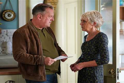 Harvey Monroe's mysterious visits with Kathy Beale in EastEnders