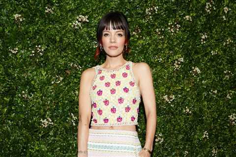 Lily Allen Says She Earns More Money From Selling Feet Pictures Than Spotify Streams