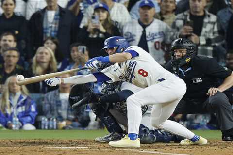 Dave Roberts’ curious World Series bunt call panned by fans: ‘So so so stupid’