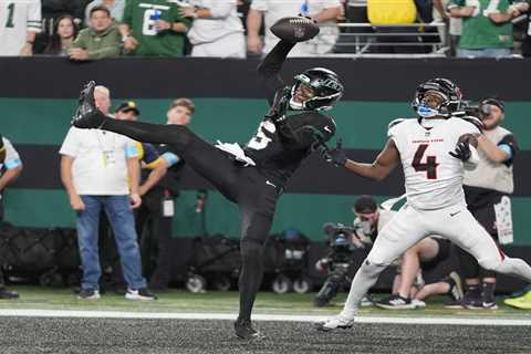 Jets’ Garrett Wilson makes catch of the year with unreal one-handed snag