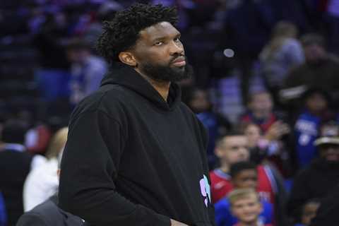 Joel Embiid shoves columnist after 76ers game, NBA investigating