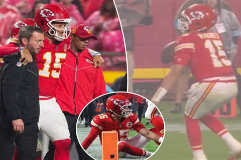 Patrick Mahomes gives Chiefs major injury scare before returning to throw touchdown