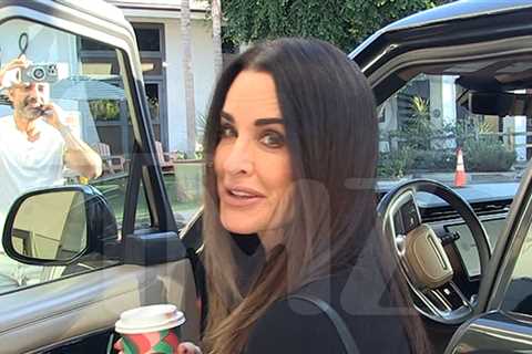 Kyle Richards Says Public Scrutiny Bad for Relationships, Silent on Sister Kim